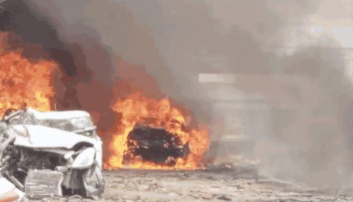 कार यार्ड में लगी भीषण आग, 20 गाड़ियाँ जलकर राख