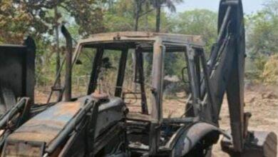 सीजी ब्रेकिंग: बीजापुर में नक्सलियों ने सड़क निर्माण में लगे वाहनों में लगाई आग, आवापल्ली थाना पुलिस ने की पुष्टि