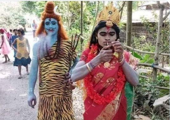 Now 'Shiv-Parvati' was shown smoking a cigarette, earlier Kali was shown smoking a cigarette, after all, what is the anger of director Leena Manimekalai's new tweet