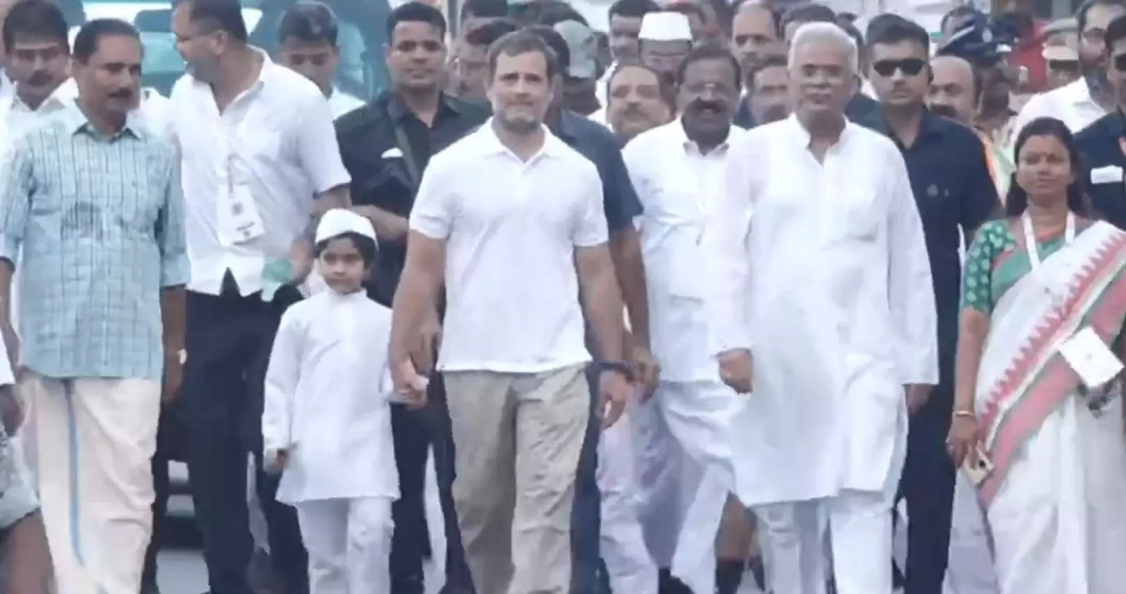 भारत जोड़ो यात्रा कोल्लम से शुरू, राहुल गांधी के साथ-साथ चल रहे सीएम बघेल