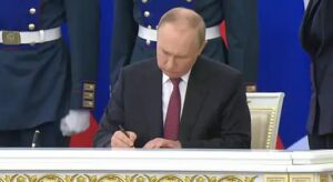 रूस ने यूक्रेन के 4 राज्यों का किया विलय, करार पर हस्ताक्षर किया