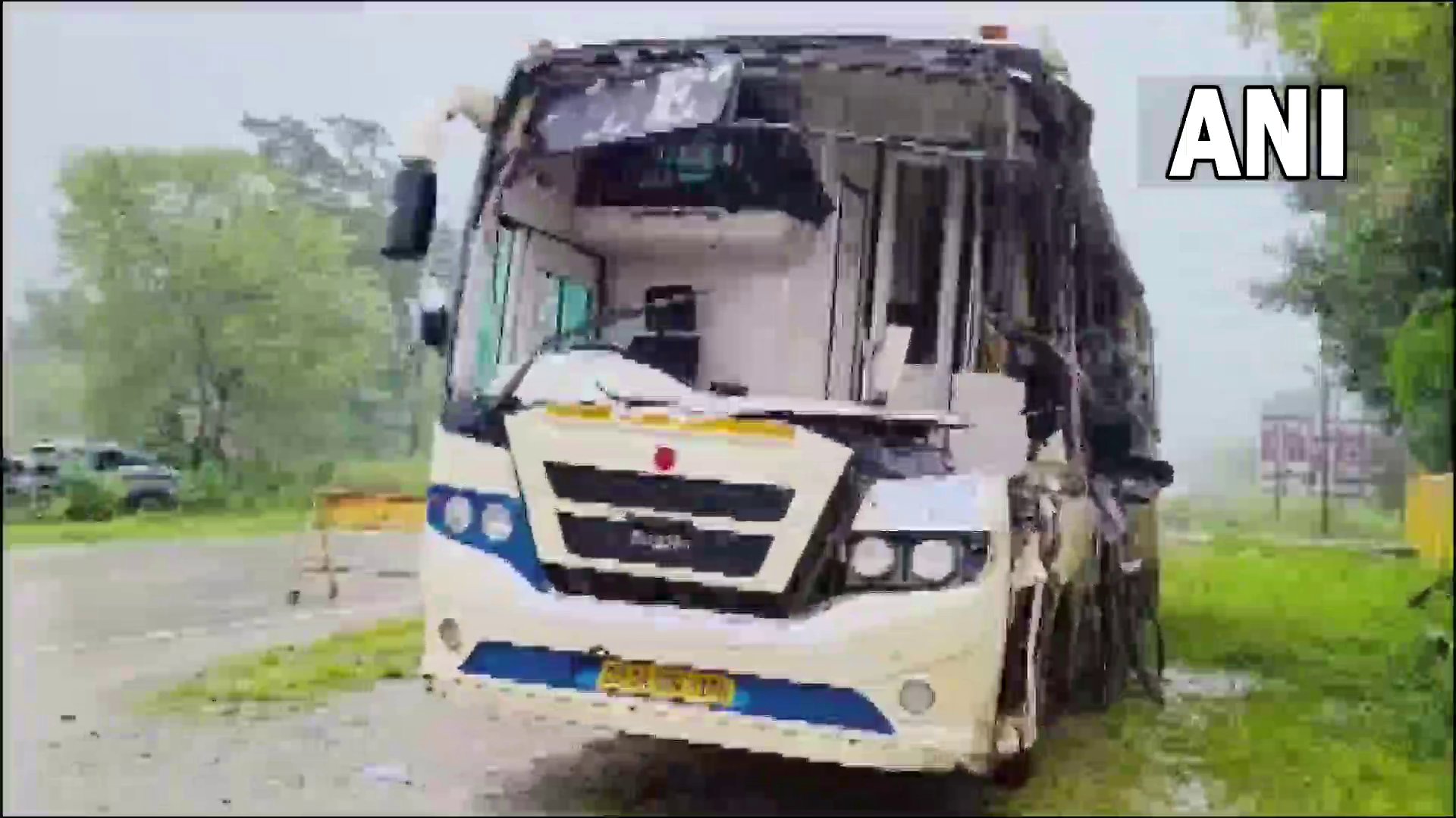 Road Accident : रायपुर से सीतापुर जा रही बस की ट्रेलर से हुई टक्कर, 7 यात्रियों की मौत, 12 घायल