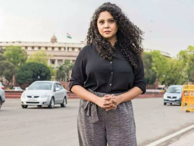राणा अय्यूब के खिलाफ चार्जशीट दाखिल, चैरिटी के नाम पर लोगों से ठगी का है आरोप
