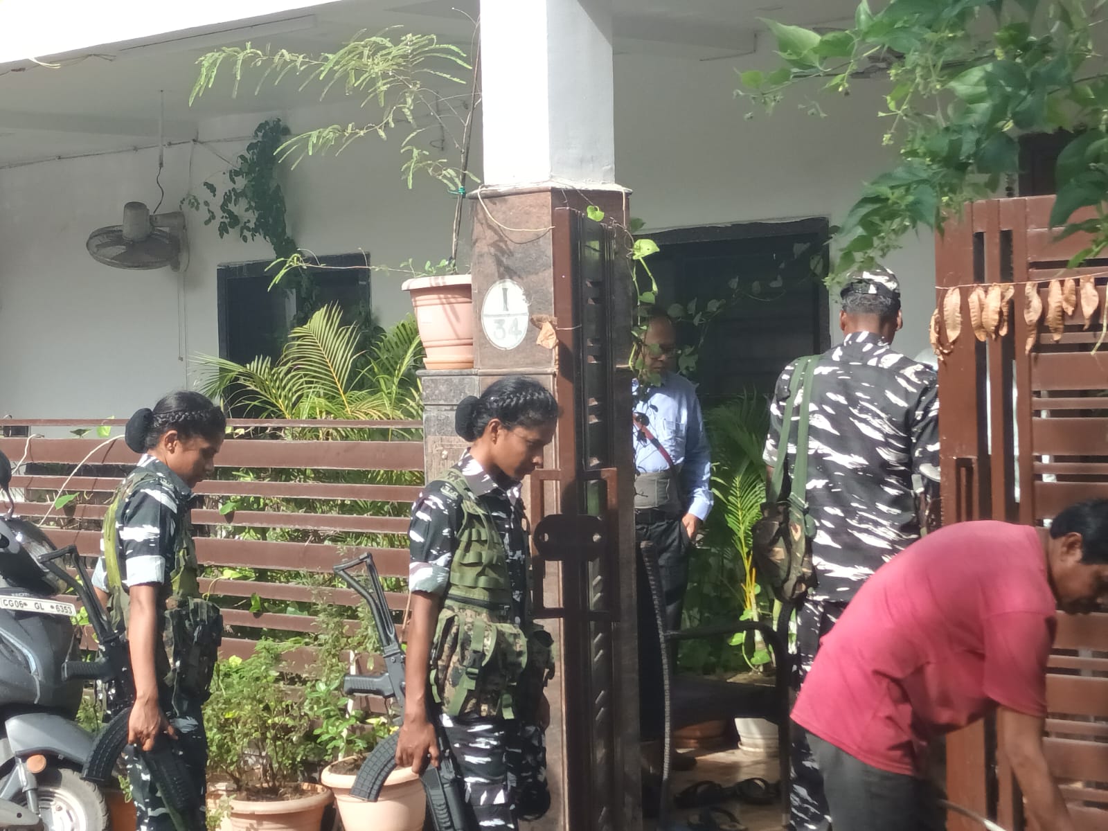 ED RAID - छग. में अब तक की जांच में 6. 5 करोड़ की मिली काली कमाई