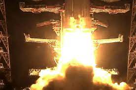ISRO ने रचा इतिहास, 36 ब्रिटिश सेटेलाइट को अंतरिक्ष में किया स्‍थापित, GSLV Mk-3 किया लॉन्च
