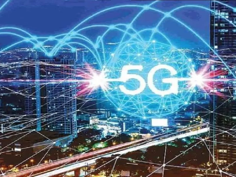 अब बिजली के खंभों व ट्रैफिक सिग्नल पर भी 5G के छोटे उपकरण लगाने की सिफारिश