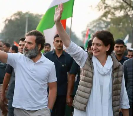 Priyanka, Robert Vadra and son Rehan also accompanied Rahul for the first time