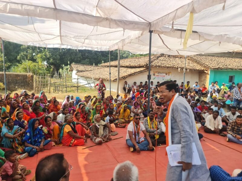 Bhanupratappur by-election - दिग्गज व्यस्त, अकेले मरकाम ने सम्हाला प्रचार का मोर्चा