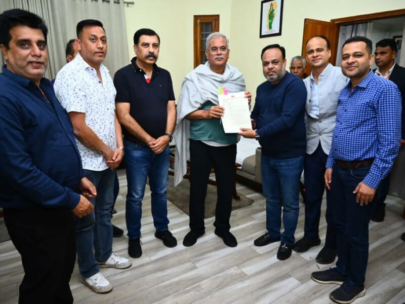 उरला इंडस्ट्रीज एसोसिएशन ने सीएम भूपेश बघेल से की मुलाकात, औद्योगिक क्षेत्रों को नगर निगम सीमा से अलग रखने की मांग की