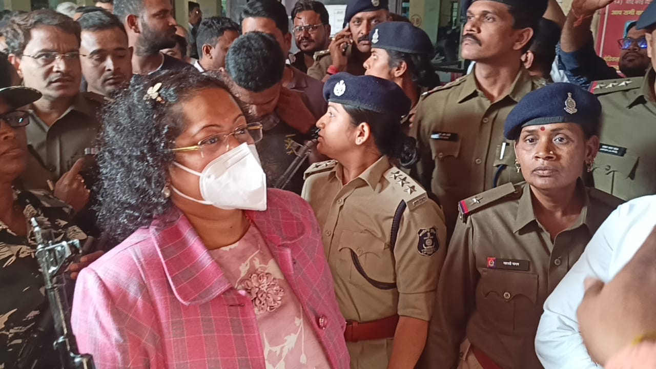 ED Is Seeking Remand Of 5 Accused -सौम्या, बिश्नोई सूर्यकांत समेत अन्य 2 कोर्ट में पेश, सुनवाई शुरू