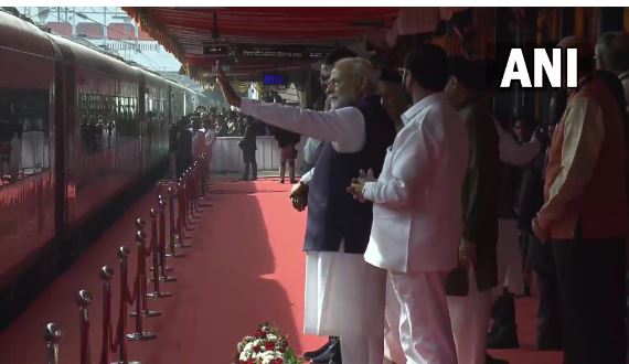 PM Modi flags off Nagpur-Bilaspur Vande Bharat Express, travels in Metro, PM rides