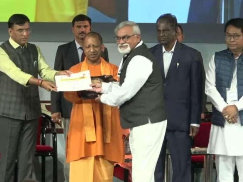 यूनिवर्सल हेल्थ कवरेज डे- तय समय से पहले हेल्थ एंड वेलनेस सेंटर्स फंक्शनल करने छत्तीसगढ़ हुआ सम्मानित