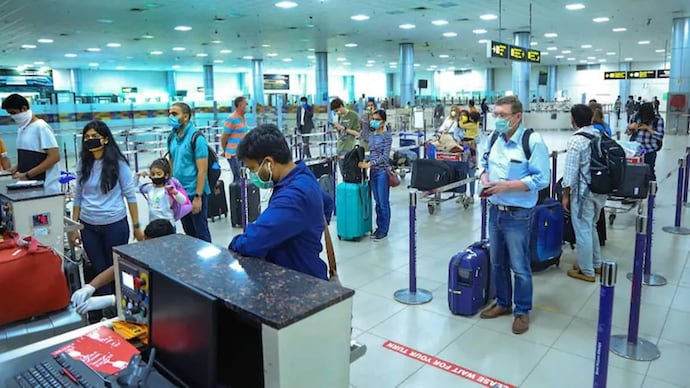 विदेशी यात्रियों की कोरोना जांच जरूरी, नए वेरियेंट बीएफ.7 के खतरे से बचने सरकार हुई सख्त