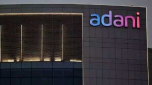 Adani Group: निवेशकों के डूबे 4 लाख करोड़, हिडनबर्ग की रिपोर्ट के बाद 25% तक टूटे स्टॉक्स