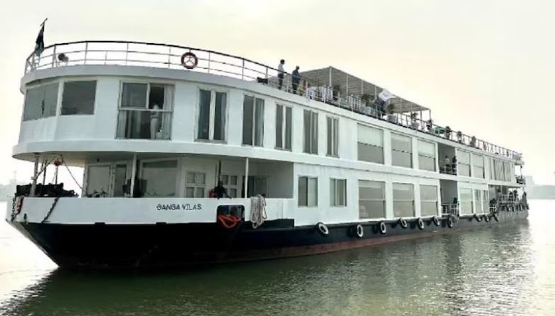 Ganga-Vilas-Cruise-Ganga-Vilas-Cruise-departs-from-Varanasi-PM-Modi-shows-green-signal