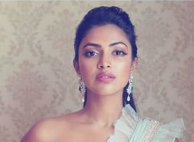 South-actress-Amala-Paul-Amala-Paul-was-not-given-entry-in-the-temple-of-Kerala-the-actress-got-angry
