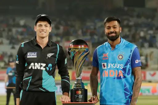 India-Newzealand T-20 Series - टीम इंडिया 50 पार, कीवी टीम ने दी 20 ओवर में 6 विकेट खोकर 176 रन की चुनौती
