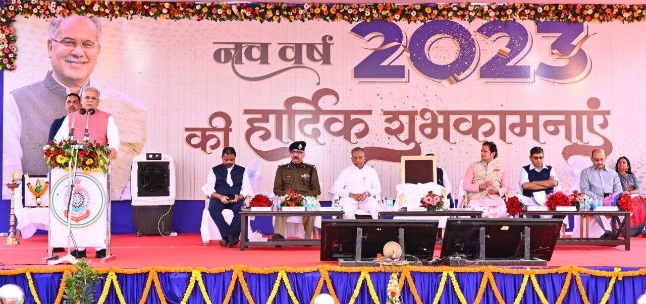 जवानों के साथ नया साल मनाने पहुंचे सीएम, 10 नवनिर्मित थानों का किया लोकार्पण