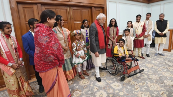 राष्ट्रीय बाल पुरस्कार विजेताओं से मिलकर प्रधानमंत्री मोदी ने दी यह अहम सलाह…