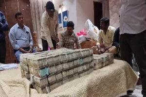 Karnataka BJP MLA's son arrested red-handed taking bribe of 40 lakhs, 6 crore cash recovered