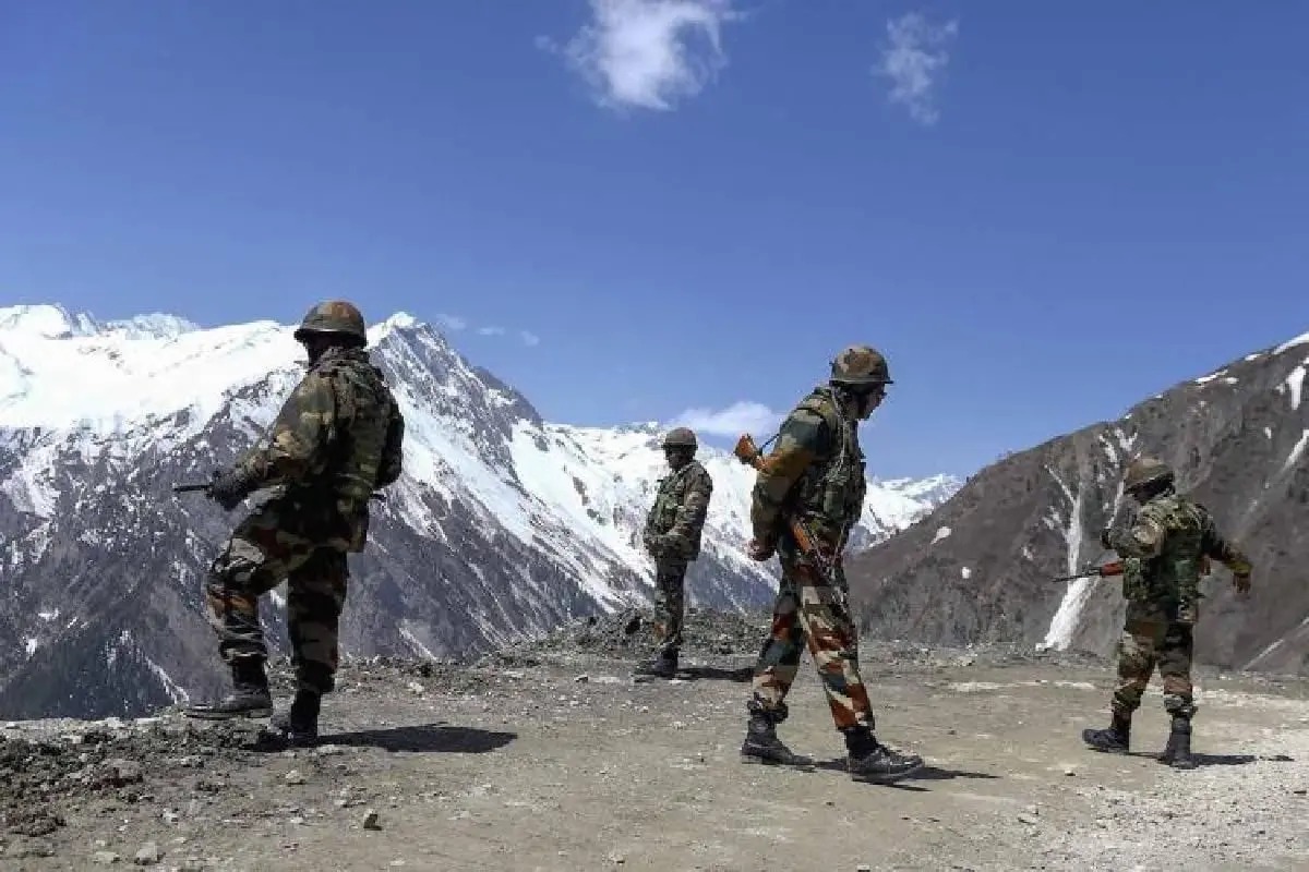 LAC India increased vigilance in Galvan and Pangong Valley, Indian Army soldiers were seen playing cricket in Galvan Valley