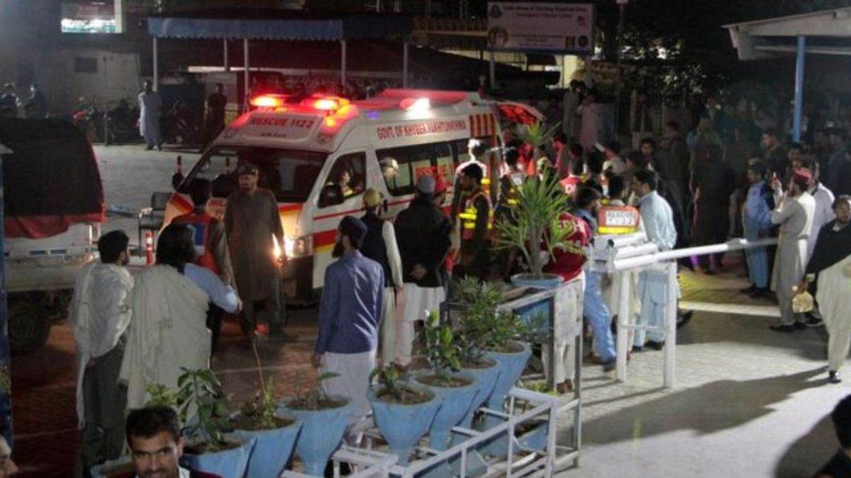 Pakistan Afghanistan Earthquake 6.6 magnitude earthquake in Pakistan killed 9 people, injured 100, tremors felt till Delhi NCR