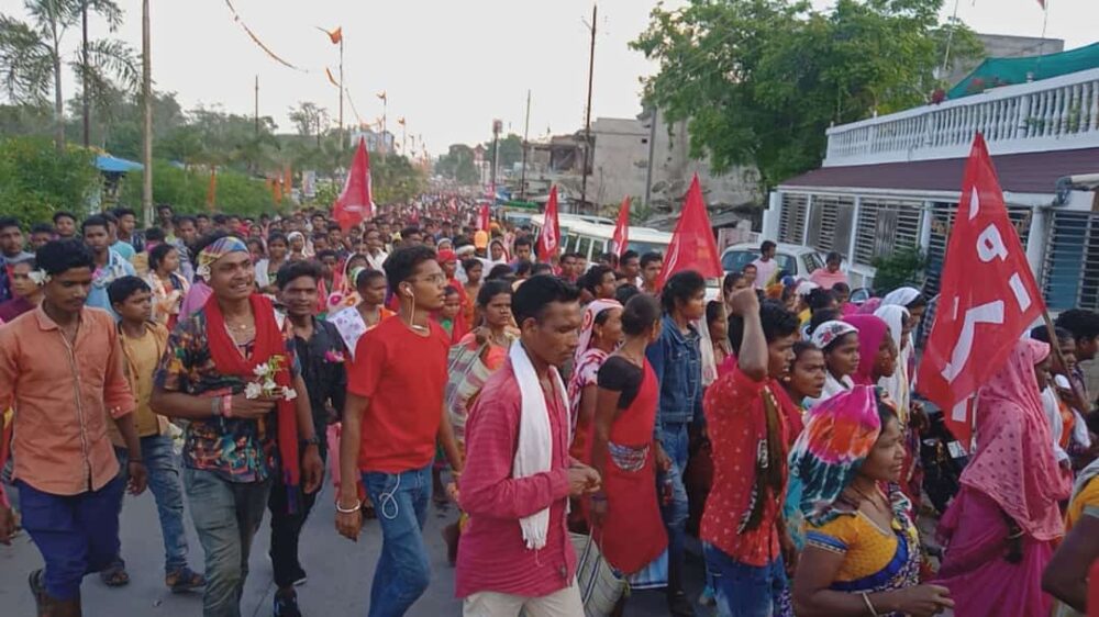 Huge Rally For Tendupatta Price Hike - तेंदूपत्ता की मूल्य वृद्धि समेत 11 सूत्री मांग के लिए SDM को सौंपा ज्ञापन