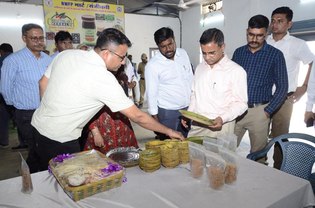 Bastar Kosa Will Rock The Country - दिल्ली सहित बड़े शहरों में खुलेंगे बस्तर कोसा उत्पादों के आउटलेट
