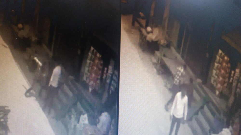 18-Year-Old Boy Murdered In Broad Daylight In Delhi - साक्षी मर्डर केस जैसा एक युवक का भी सरेराह क़त्ल का वीडियो वायरल