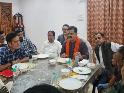 “नक्सली अपने बच्चों को पढ़ा रहे हैं विदेशों में, और बस्तर में उन्होंने सैकड़ों स्कूलों को बम से उड़ाकर बच्चों को वंचित कर दिया पढ़ाई से”