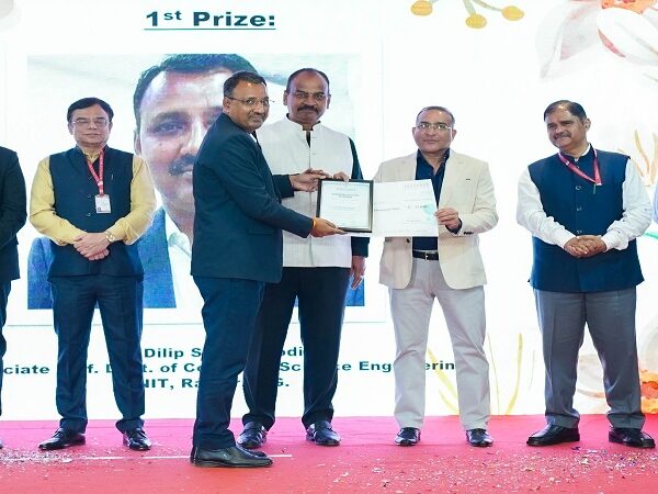 सर्वश्रेष्ठ उच्च शिक्षा संस्थान शिक्षक पुरस्कार 2025, कलिंगा विश्वविद्यालय में ज्ञान के स्तंभों का जश्न