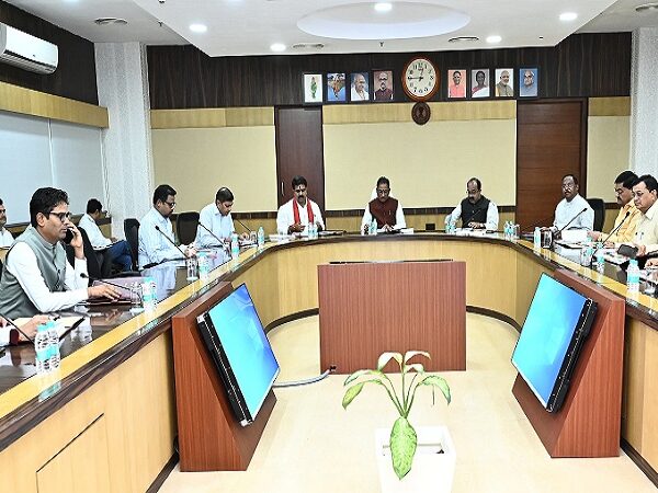 बड़ी खबरः सीएम विष्णुदेव साय की कैबिनेट बैठक शुरू, नए मुख्य सचिव के नाम पर जल्द मुहर संभव