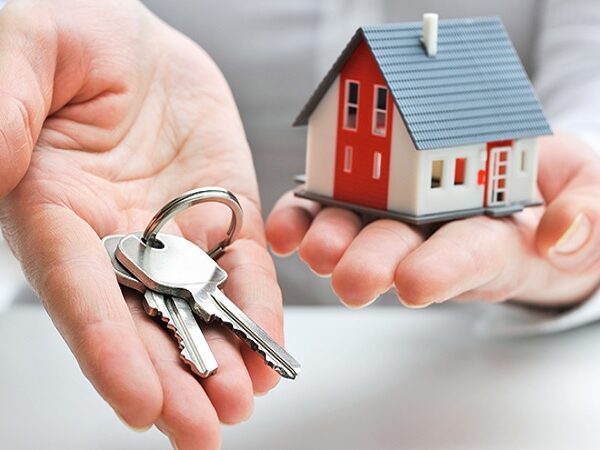LIC हाउसिंग ने घटाई होम लोन दरें: EMI में मिलेगी बड़ी राहत, जानिए कैसे बदलेगा आपका फाइनेंशियल प्लान