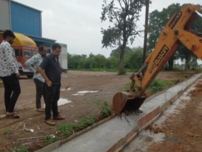 अविनाश डेवलपर्स के 12 एकड़ अवैध प्लाटिंग पर निगम ने चलाया बुलडोजर