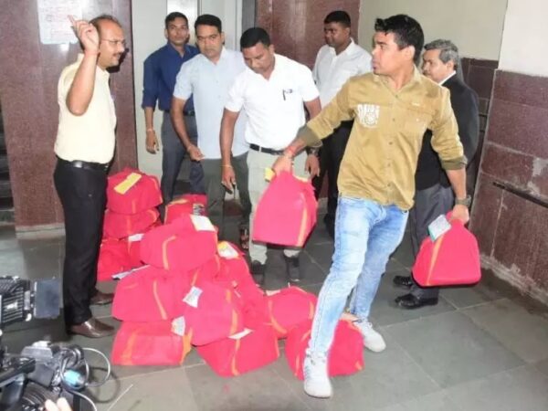 छत्तीसगढ़ शराब घोटाला: EOW ने कोर्ट में पेश किया चालान, 28 आबकारी अधिकारी तलब