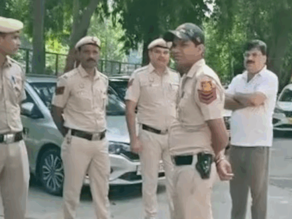 double murder: राजधानी में डबल मर्डर, डांट लगाई तो नौकर ने कर दिया मां-बेटे का कत्ल