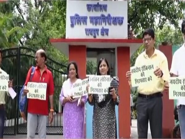 शिक्षा के मंदिर में अंधेरगर्दी… लंबित वेतन भुगतान के नाम पर शिक्षकों को मिलती है नौकरी से निकाल दिए जाने की धमकी