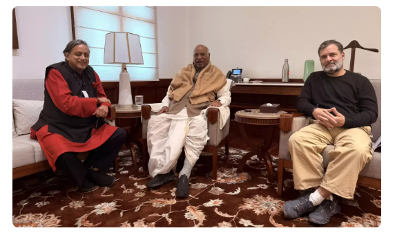 Shashi Tharoor : खड़गे-राहुल से मिले शशि थरूर, मीटिंग के बाद बोले– हम सब एक साथ…कांग्रेस में कोई मतभेद नहीं, पार्टी छोड़ने की अटकलों पर लगा ब्रेक?