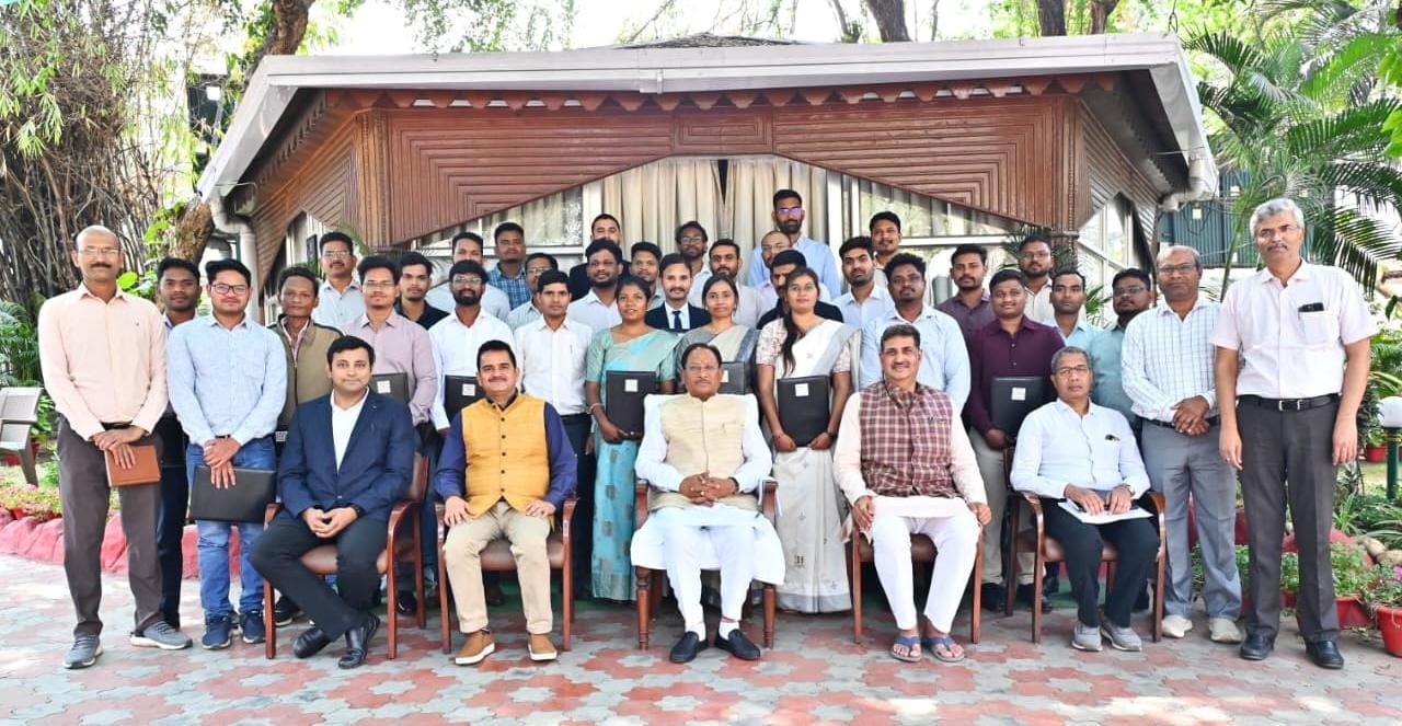 छत्तीसगढ़ खनीज संपदा की सुरक्षा करेंगे ये 32 नए अफसर, सीएम साय ने दी बड़ी जिम्मेदारी, जानें क्या कहा