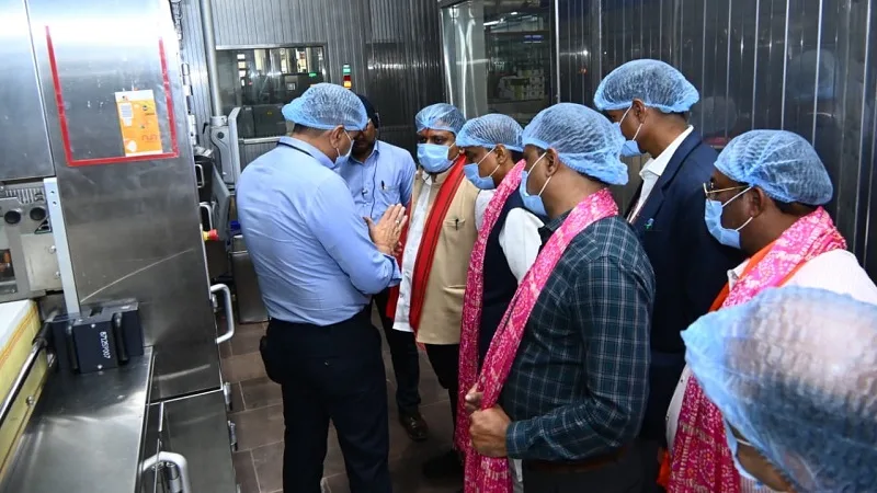 Chhattisgarh Ministers Gujarat Dairy Visit