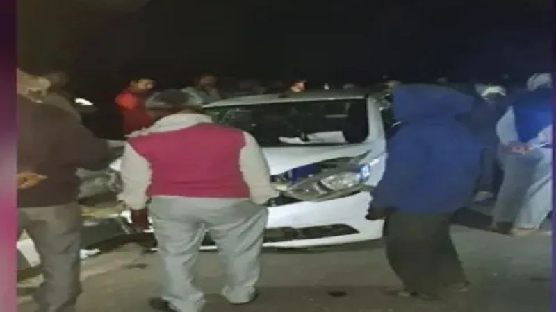 Raebareli Ganga Expressway Road Accident car hits pedestrians.