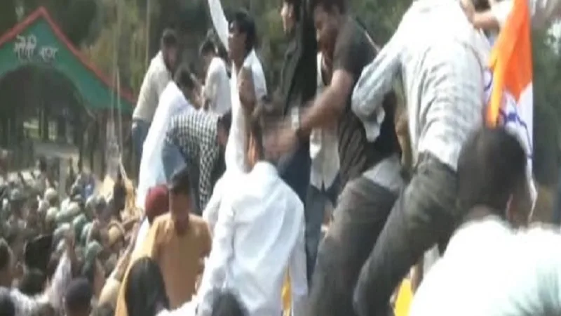 Congress vs BJYM protest in Raipur Chhattisgarh.