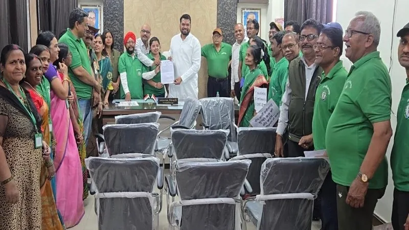 Green Army Raipur delegation meeting Akash Tiwari regarding pond encroachment.