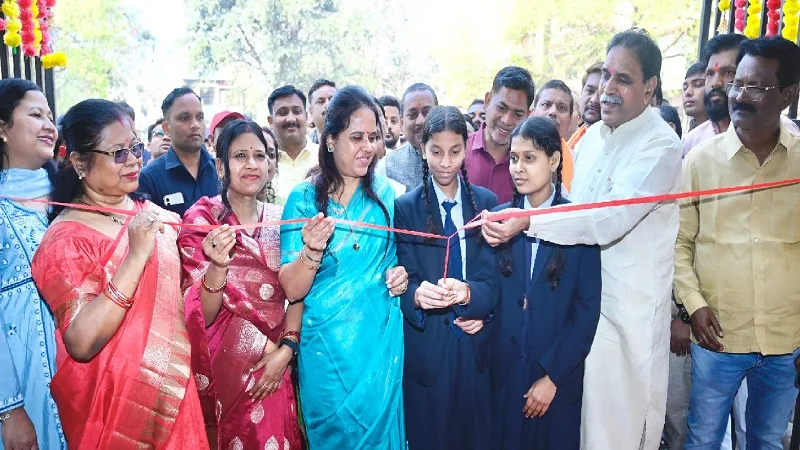 Rajesh Munat inaugurating school shed in Raipur West.