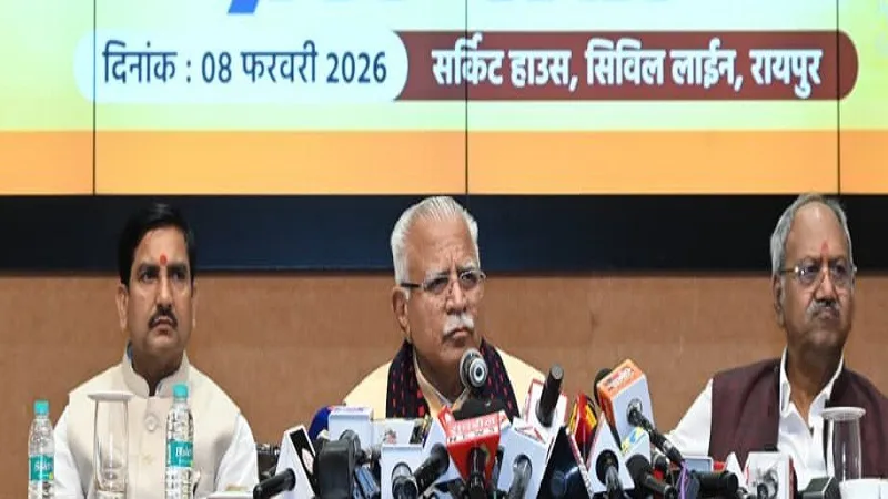 रायपुर में प्रेस कॉन्फ्रेंस करते केंद्रीय मंत्री मनोहर लाल।