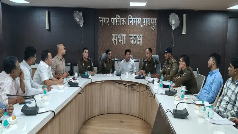 Commissioner Vishwadeep meeting on Raipur Traffic management.