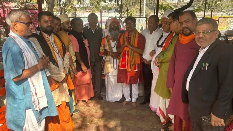 Emergency meeting of Saints and Mahants in Raipur against Rajim Kumbh mismanagement.