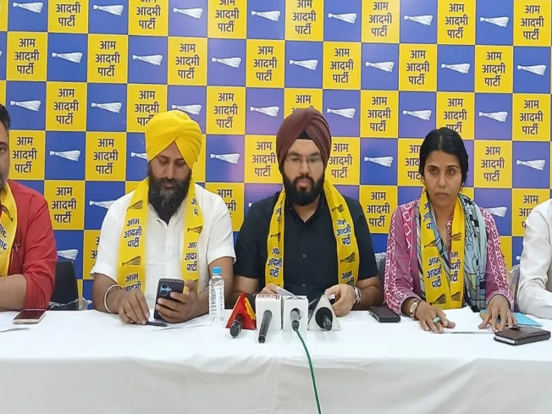 Aam Aadmi Party press conference in Raipur against drug trafficking.