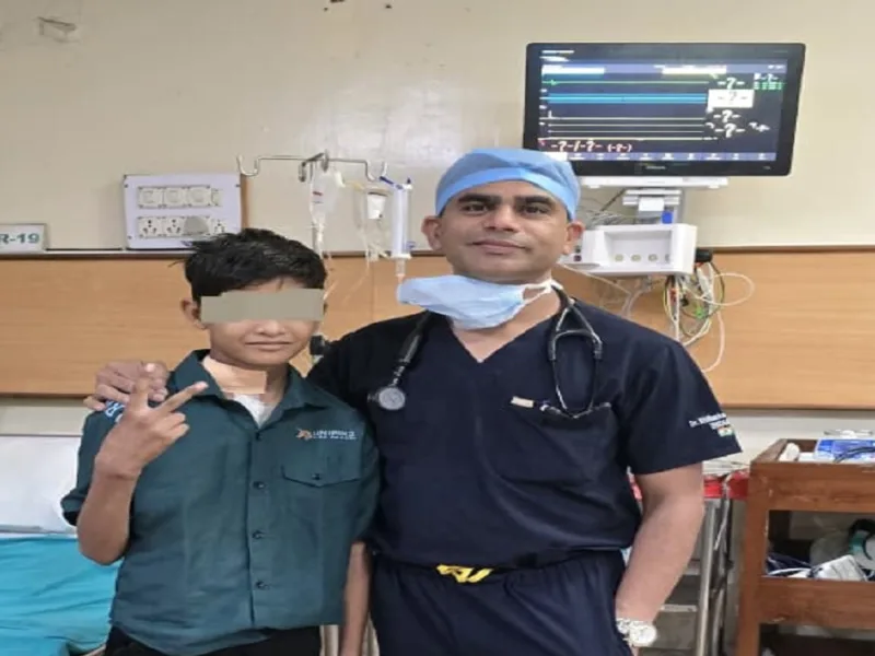 अम्बेडकर अस्पताल में 11 साल के बच्चे के दिल से चिपका दुर्लभ कैंसर निकाला, बना विश्व कीर्तिमान