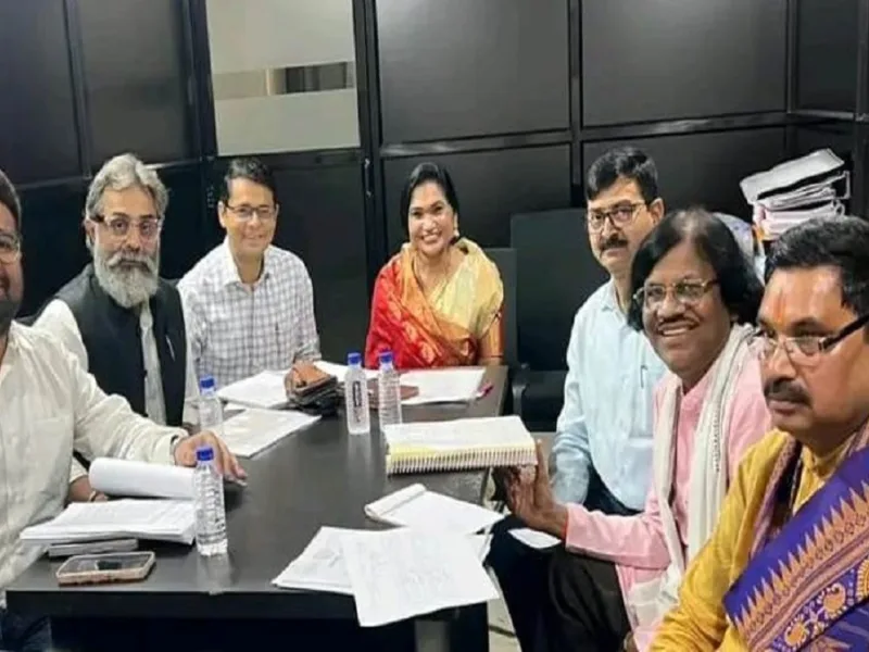 रायपुर में छत्तीसगढ़ फिल्म विकास निगम की बैठक
